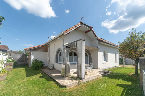 Foto 2 - Casa de 3 quartos em Mézos com piscina privada e jardim