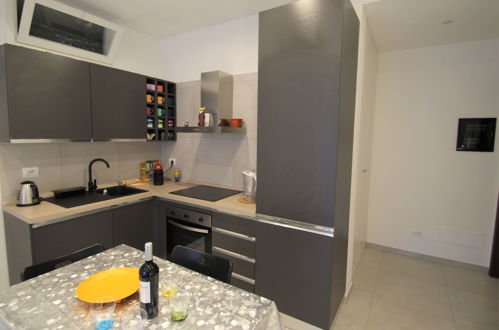 Foto 10 - Apartamento de 2 quartos em Baveno com jardim