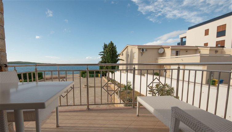 Foto 1 - Apartamento de 1 quarto em Croácia com vistas do mar