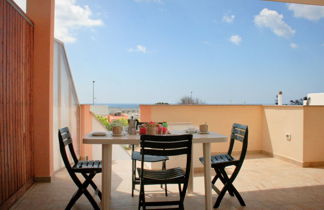 Foto 1 - Casa de 1 habitación en Morciano di Leuca con jardín y vistas al mar