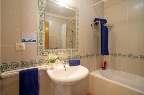 Photo 15 - 1 bedroom Apartment in Albufeira with swimming pool and sea view