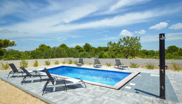 Apartamento de 4 quartos em Pakoštane com piscina e jardim - Foto 2