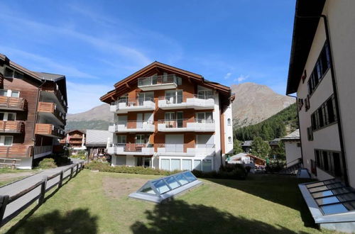 Photo 1 - 4 bedroom Apartment in Saas-Fee with garden