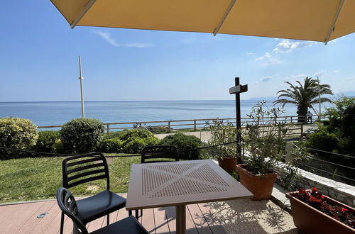 Foto 28 - Appartamento con 2 camere da letto a Varazze con terrazza e vista mare