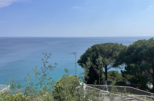 Foto 5 - Appartamento con 2 camere da letto a Varazze con terrazza e vista mare