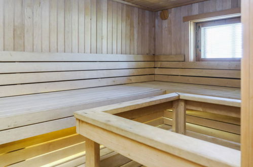 Foto 22 - Casa de 4 habitaciones en Inari con sauna y vistas a la montaña