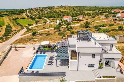 Foto 44 - Casa de 4 habitaciones en Benkovac con piscina privada y jardín