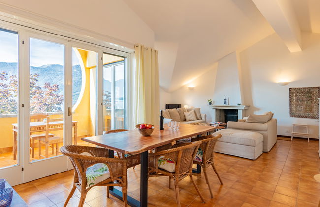 4 bedroom Apartment in Lierna with swimming pool - Photo 1