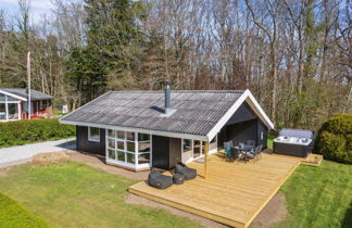 Photo 1 - Maison de 3 chambres à Juelsminde avec terrasse et bain à remous