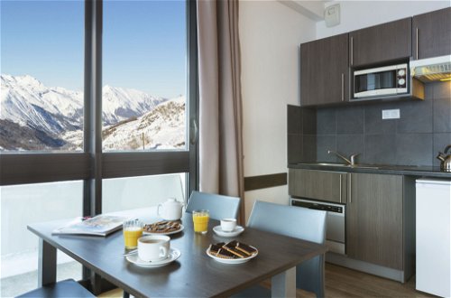 Foto 11 - Appartamento con 2 camere da letto a Les Belleville con piscina e vista sulle montagne