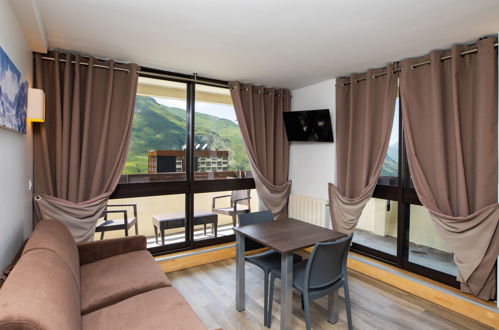 Foto 16 - Appartamento con 2 camere da letto a Les Belleville con piscina e vista sulle montagne