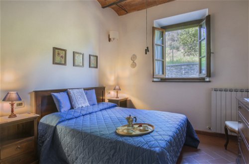 Foto 9 - Apartment mit 1 Schlafzimmer in Castelfranco Piandiscò mit schwimmbad und garten