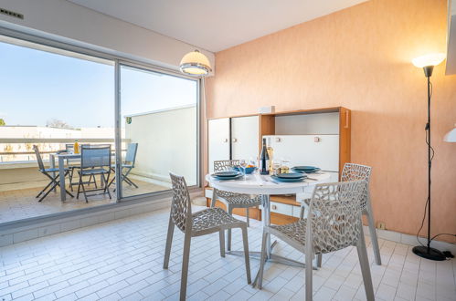 Foto 4 - Apartment mit 1 Schlafzimmer in Le Grau-du-Roi mit terrasse