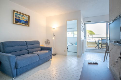 Foto 8 - Appartamento con 1 camera da letto a Le Grau-du-Roi con terrazza e vista mare