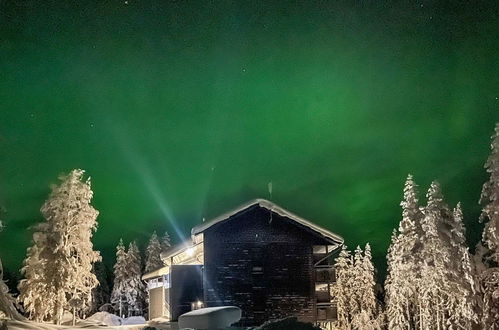 Foto 15 - Haus mit 1 Schlafzimmer in Kolari mit sauna und blick auf die berge