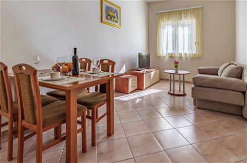 Photo 7 - 1 bedroom Apartment in Medulin with swimming pool and garden