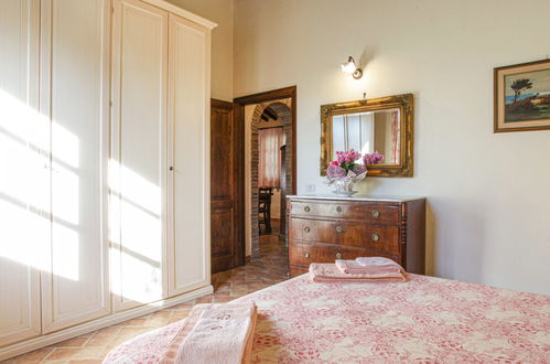 Photo 14 - 2 bedroom House in Riparbella with private pool and garden