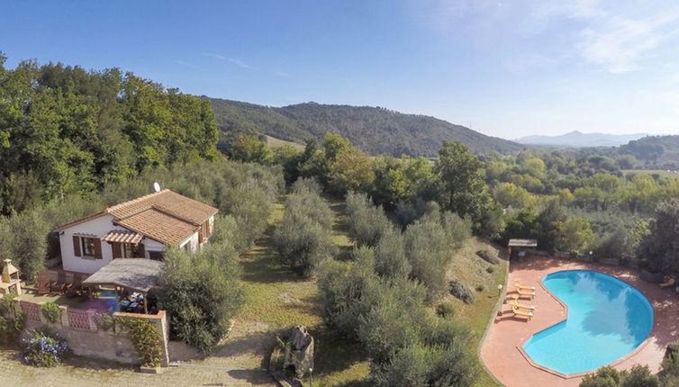 Photo 1 - Maison de 2 chambres à Riparbella avec piscine privée et jardin