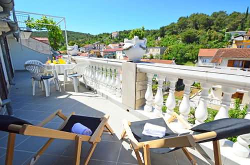 Foto 1 - Apartamento de 2 habitaciones en Sibenik con terraza y vistas al mar