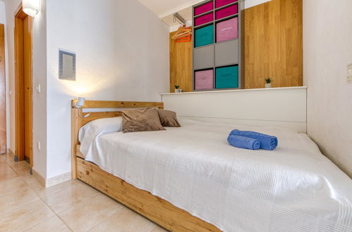Foto 10 - Apartamento de 1 quarto em Castelló d'Empúries com jardim e vistas do mar