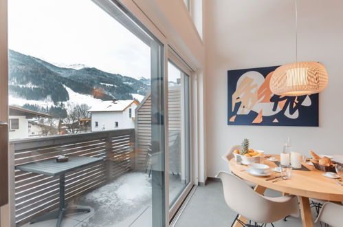 Foto 5 - Apartamento de 4 quartos em Bruck an der Großglocknerstraße com vista para a montanha