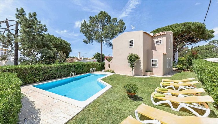 Foto 1 - Private Pool Villa Walking Distance to Local Amenities