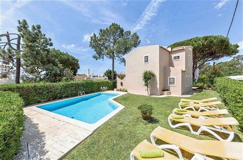 Foto 1 - Private Pool Villa Walking Distance to Local Amenities