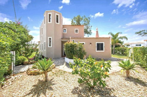 Foto 17 - Private Pool Villa Walking Distance to Local Amenities