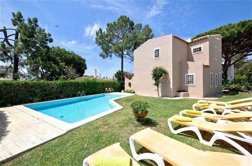 Foto 5 - Private Pool Villa Walking Distance to Local Amenities