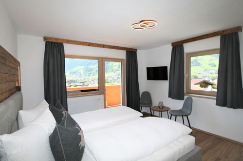 Photo 12 - Appartement de 4 chambres à Ramsau im Zillertal avec terrasse et vues sur la montagne