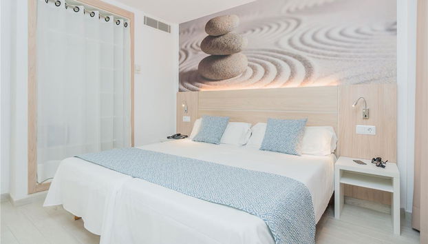 Sun Beach Santa Ponsa - Photo 3