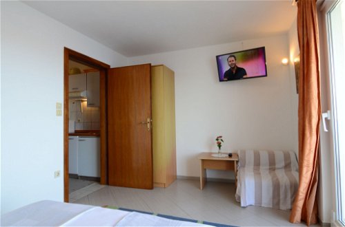Foto 16 - Appartamento con 1 camera da letto a Rogoznica con piscina e vista mare