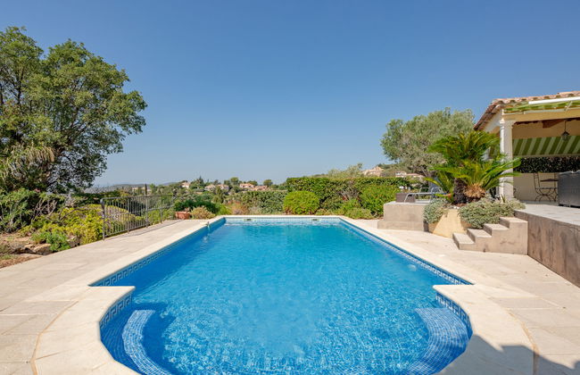 4 bedroom House in Saint-Raphaël with private pool and garden - Photo 25