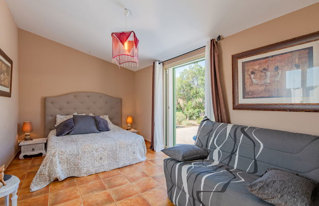 4 bedroom House in Saint-Raphaël with private pool and garden - Photo 16