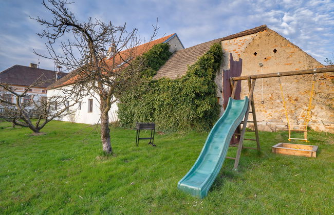 Casa de 5 quartos em Vlkov com piscina privada e jardim - Foto 12