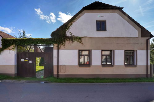 Photo 42 - Maison de 4 chambres à Vlkov avec piscine privée et jardin