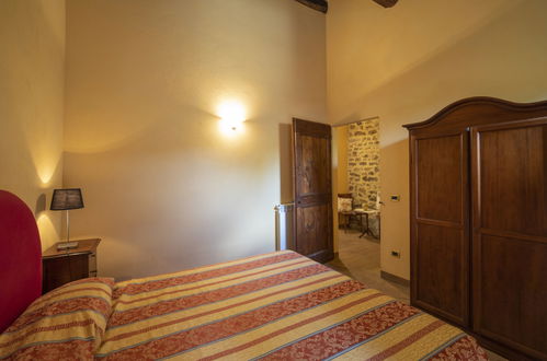 Foto 18 - Casa de 5 quartos em Cortona com piscina privada e jardim