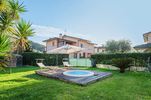 Photo 3 - Maison de 2 chambres à Italie avec jardin et bain à remous