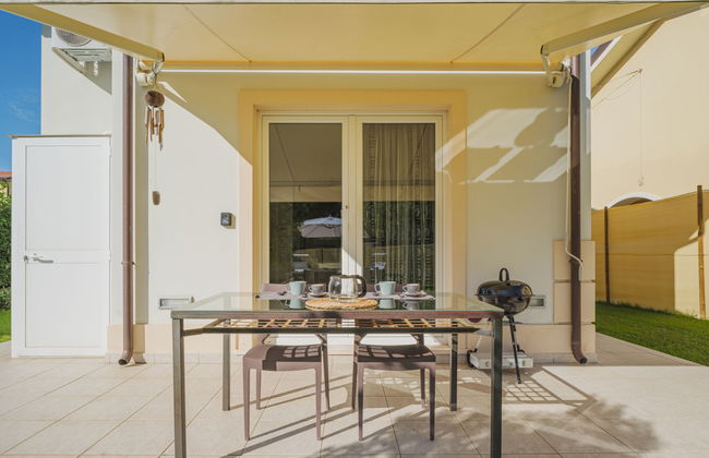 Casa de 3 quartos em Massarosa com jardim e banheira de hidromassagem - Foto 41