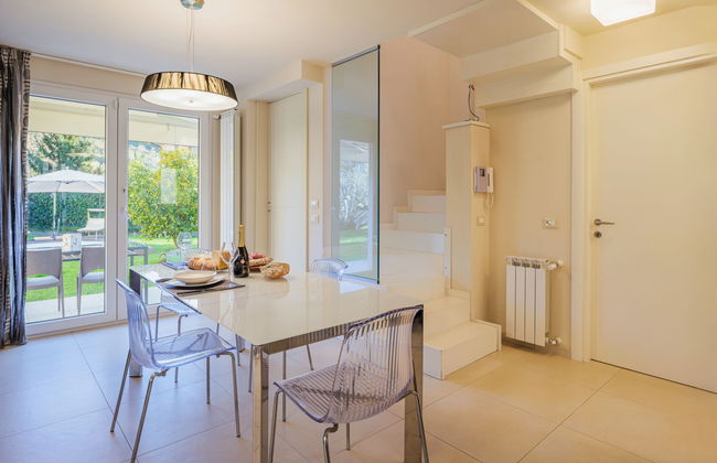 Casa de 3 quartos em Massarosa com jardim e banheira de hidromassagem - Foto 11