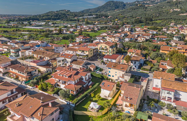 Casa de 3 quartos em Massarosa com jardim e banheira de hidromassagem - Foto 30