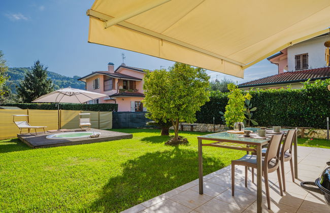 Casa de 3 quartos em Massarosa com jardim e banheira de hidromassagem - Foto 4