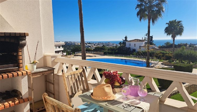 Photo 1 - 2 bedroom Apartment in Albufeira with swimming pool and sea view