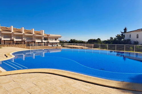 Foto 3 - Apartamento de 2 quartos em Albufeira com piscina e jardim