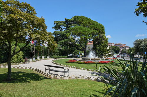 Foto 17 - Apartamento em Opatija com jardim e terraço