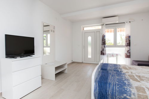 Foto 6 - Apartamento em Opatija com jardim e terraço