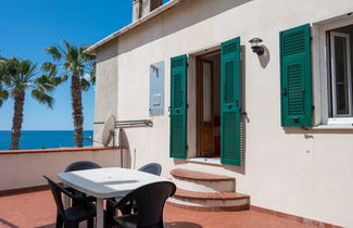 Foto 1 - Apartamento de 2 quartos em Riva Ligure com terraço