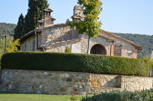 Foto 11 - Appartamento con 2 camere da letto a Asciano con piscina e giardino