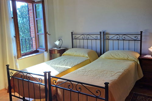 Foto 22 - Appartamento con 2 camere da letto a Asciano con piscina e giardino