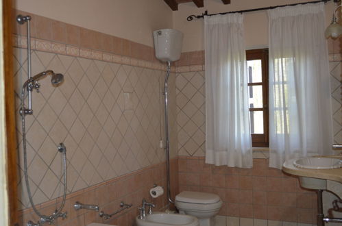 Foto 17 - Apartamento de 2 quartos em Asciano com piscina e jardim